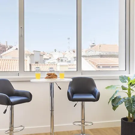 Lovelystay - Light & Comfy Flat