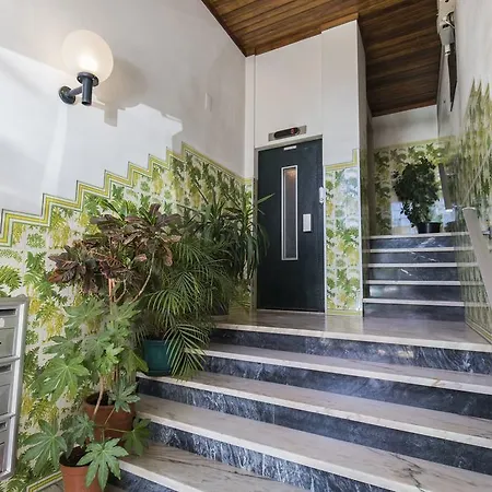 Lovelystay - Light & Comfy Flat Lisbona
