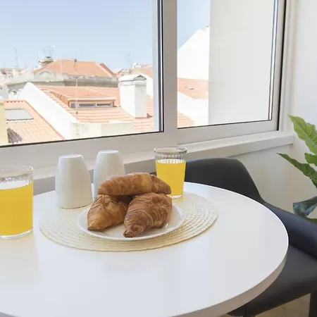 Apartment Lovelystay - Light & Comfy Flat Lisbon