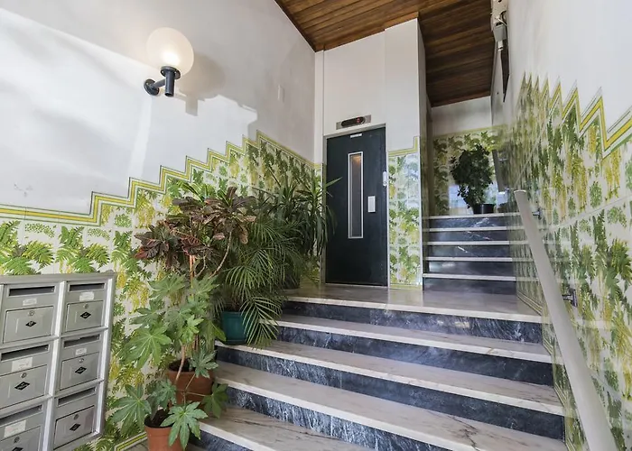 Lovelystay - Light & Comfy Flat Lissabon