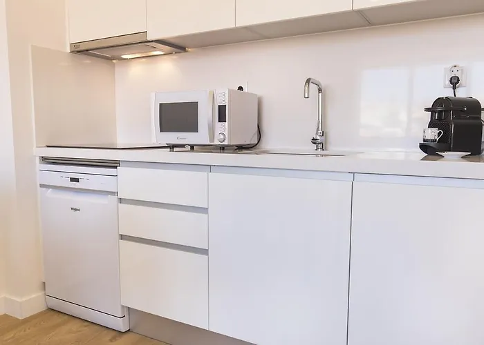 Lovelystay - Light & Comfy Flat Lissabon