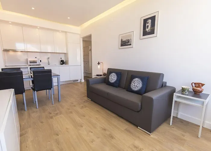 Lovelystay - Light & Comfy Flat *