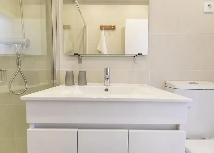 Lovelystay - Light & Comfy Flat Lissabon